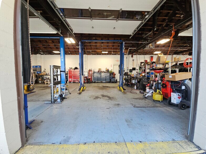 More Photos Of 56 Forester Ave, Warwick Auto Repair For Sale