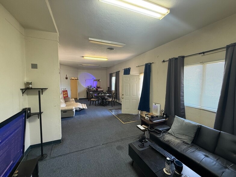 More Photos Of 2651 Henderson, Redding Warehouse For Sale