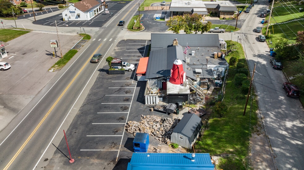 More Photos Of 2902 Brambleton Ave SW, Roanoke General Retail For Sale