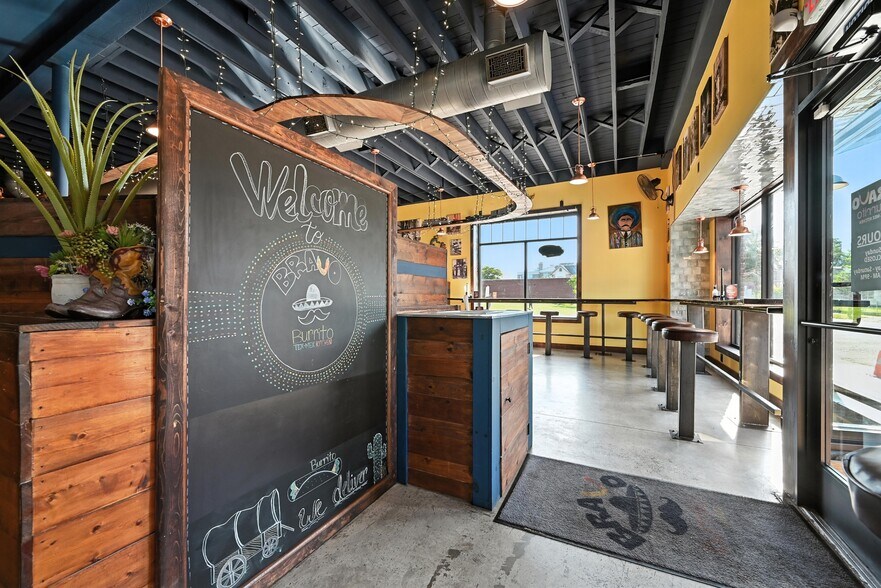 More Photos Of 801 W Washington St, Petersburg Storefront Retail Residential For Sale