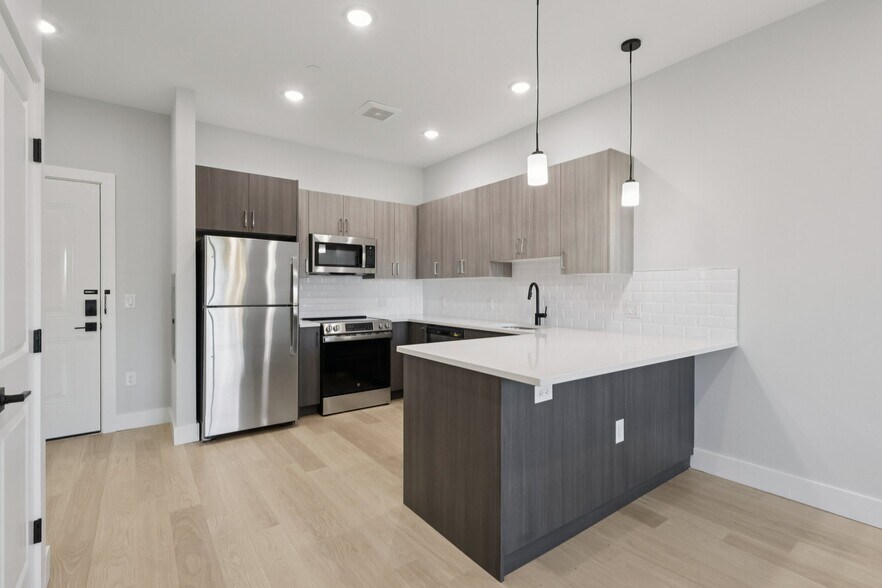 More Photos Of 34-40 Hudson St, Newark Apartments For Lease