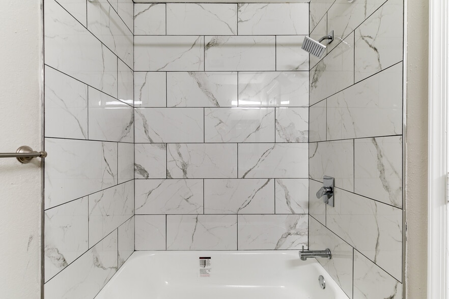 More Photos Of 37 Labrook Dr, Richmond Apartments For Sale