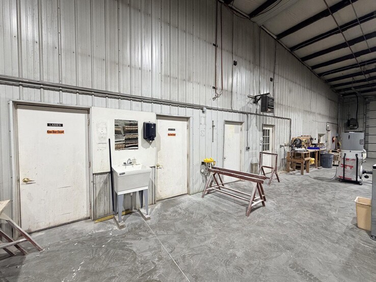 More Photos Of 4314 Centurion Dr, Bismarck Warehouse For Sale
