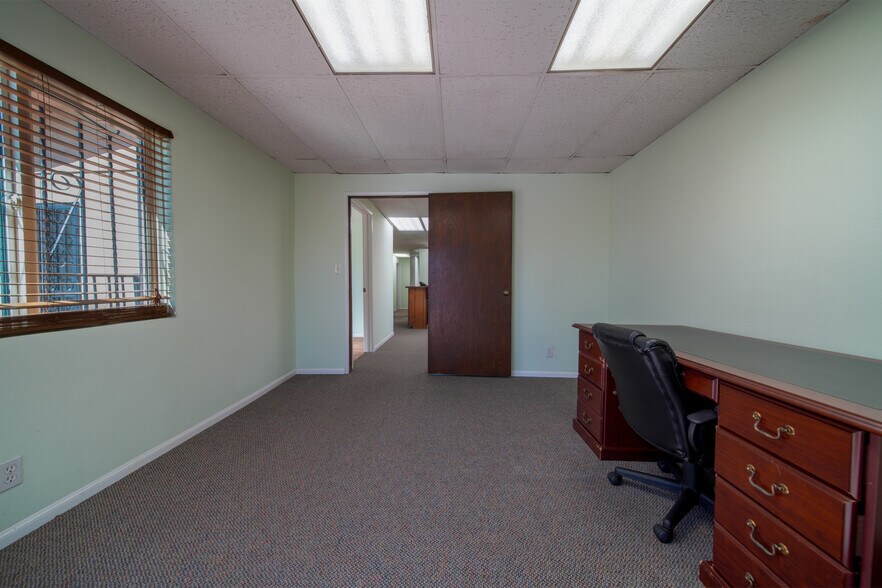 More Photos Of 13624 San Antonio Dr, Norwalk Office For Sale