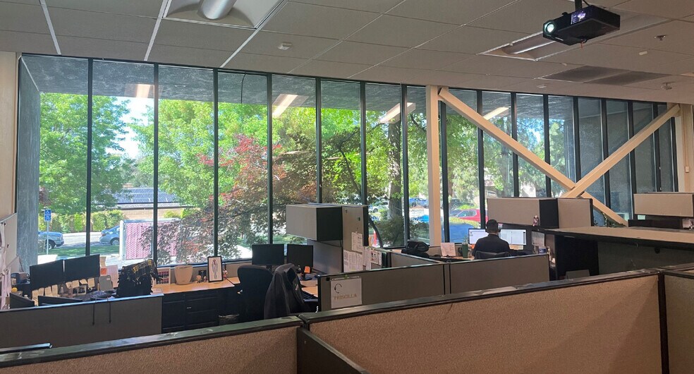 More Photos Of 2580 W Shaw Ln, Fresno Office Residential For Sale