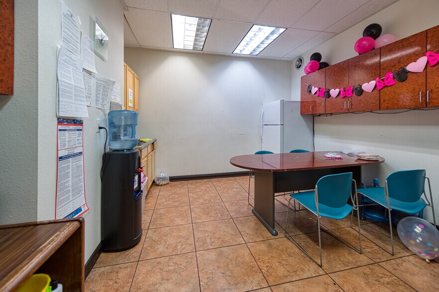 More Photos Of 3365 Pepper Ln, Las Vegas Research And Development For Sale