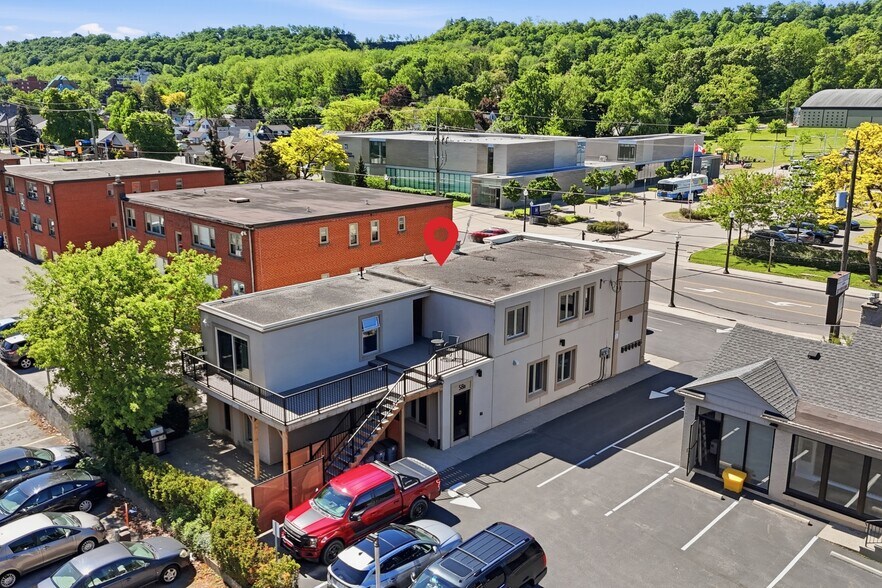 More Photos Of 58 King St W, Hamilton Office For Sale