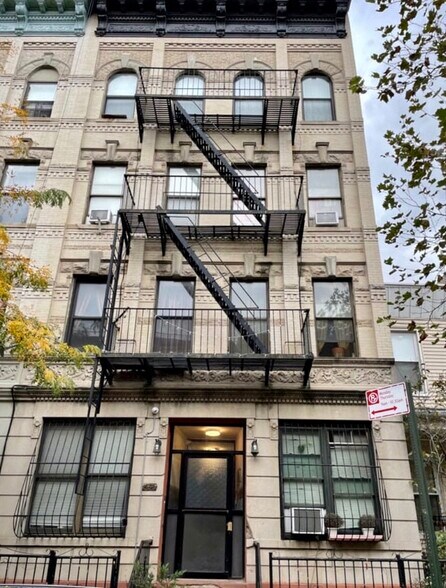 More Photos Of 685 Jefferson Ave, Brooklyn Apartments For Sale