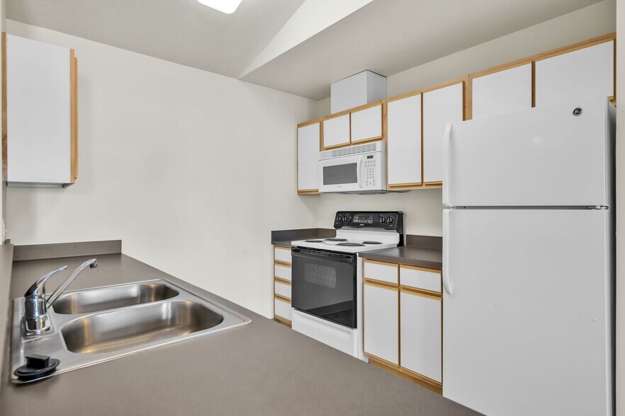More Photos Of 2211 McKinney Ln, Lebanon Apartments For Sale