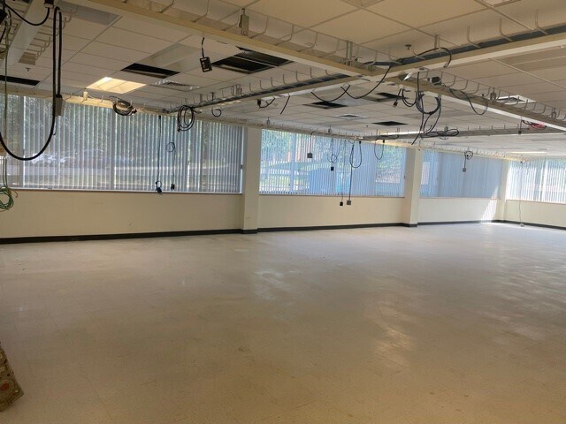 More Photos Of 76 Blanchard Rd, Burlington Office For Lease