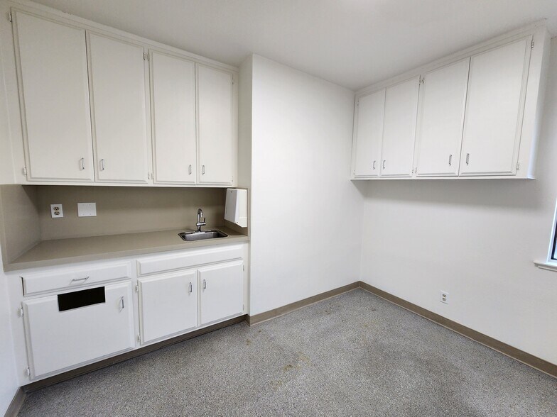 More Photos Of 3230 Waring Ct, Oceanside Medical For Sale