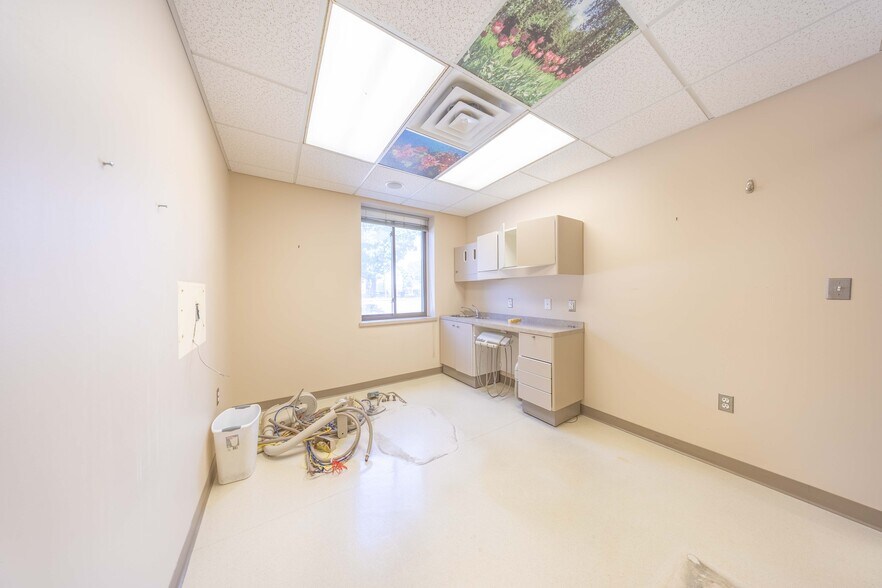 More Photos Of 43-47 Nason St, Maynard Bank For Lease