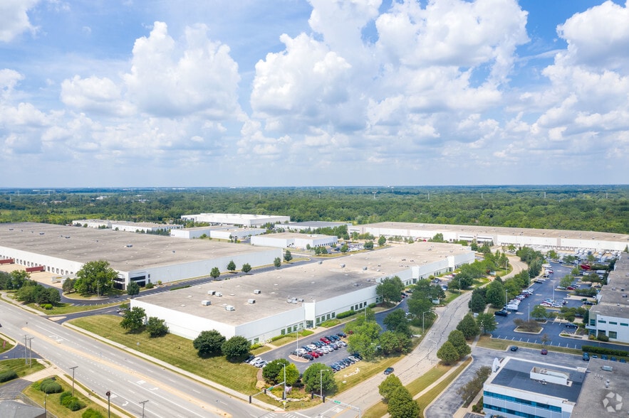 More Photos Of 2012 Corporate Ln, Naperville Manufacturing For Lease