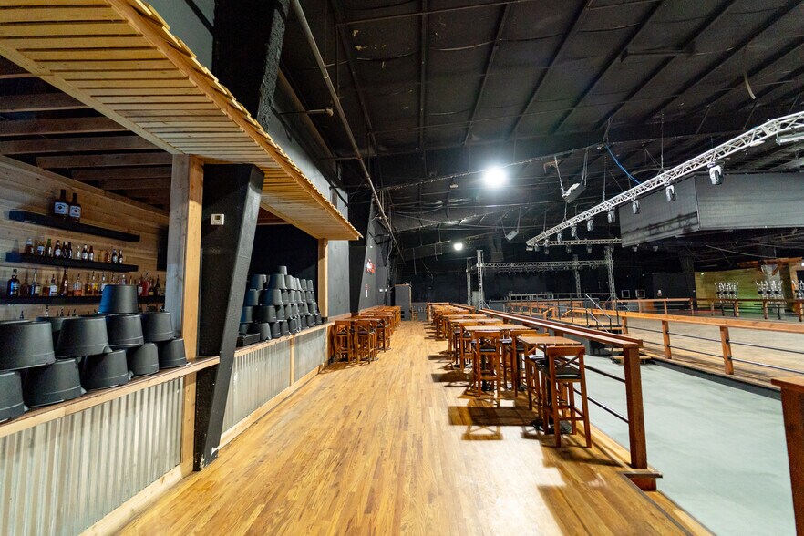 More Photos Of 10001 E Kellogg, Wichita Freestanding For Sale