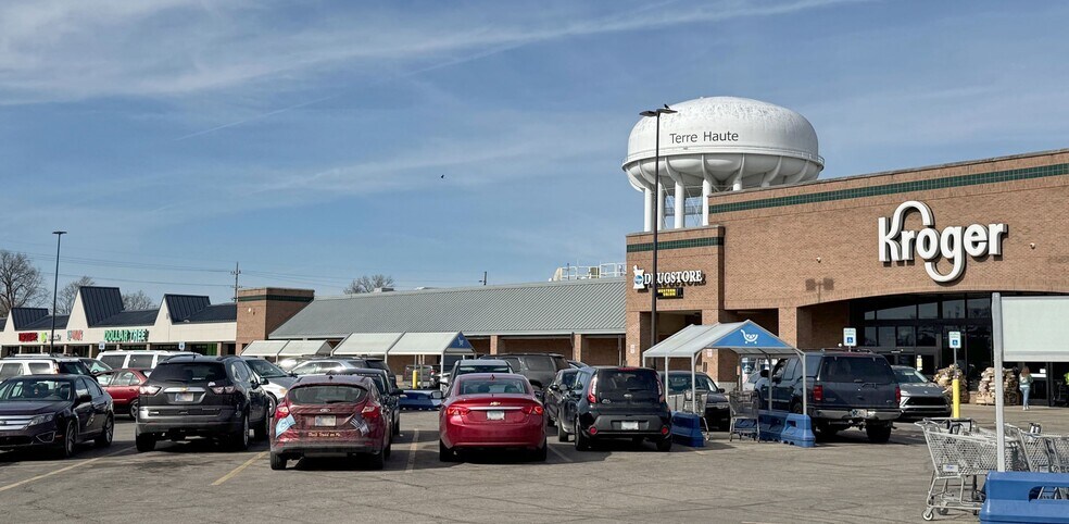More Photos Of 2500-2720 Wabash Ave, Terre Haute General Retail For Lease