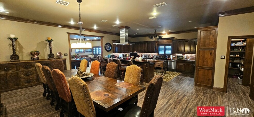 More Photos Of 824 Avenue B, Abernathy Service Station For Sale