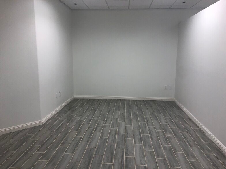 More Photos Of 710 Coronado Center Dr, Henderson Medical For Lease