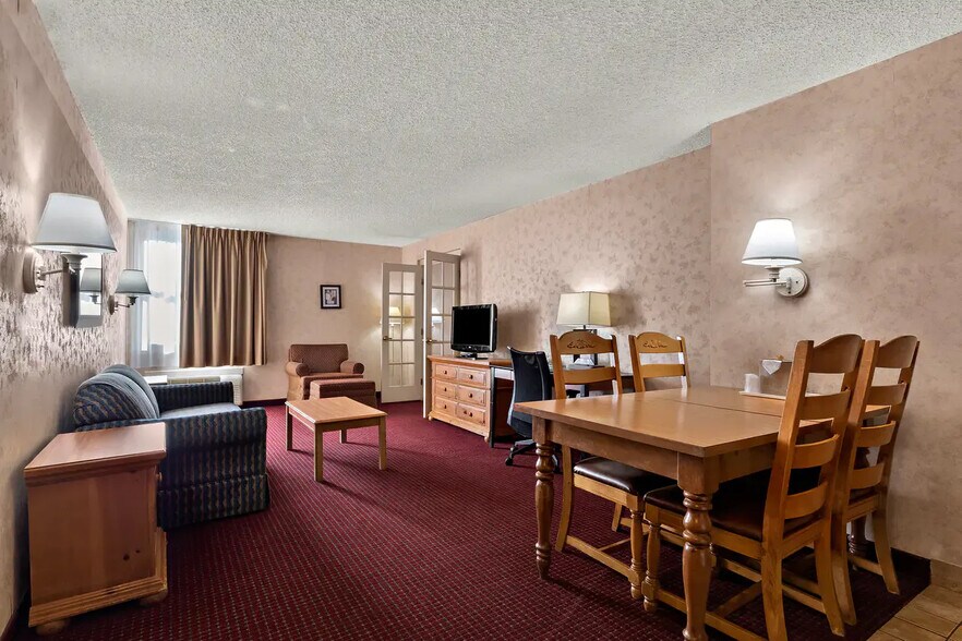 More Photos Of 300 S Highway 13, Craig Hotel For Sale