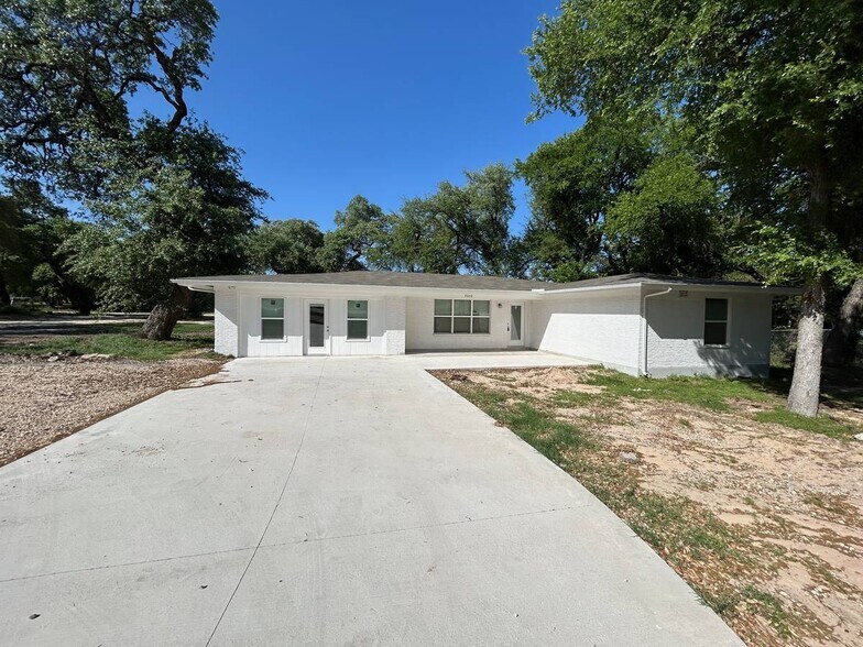 Primary Photo Of 8060 Highway 290 W, Austin Freestanding For Lease