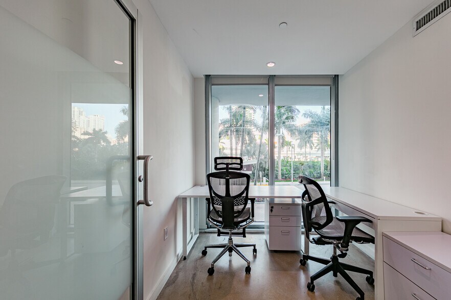 More Photos Of 350 S Miami Ave, Miami Apartments For Sale