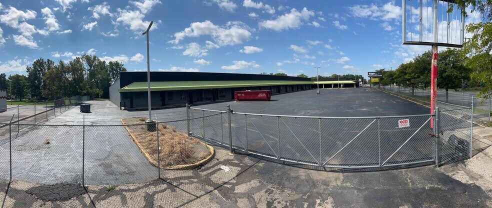 More Photos Of 3402 Richfield Rd, Flint Freestanding For Sale