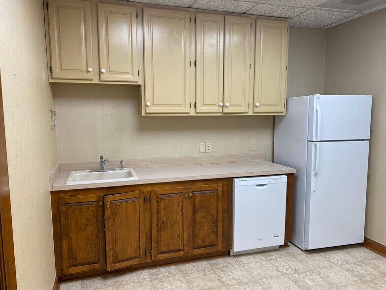 More Photos Of 901 Battleground Ave, Greensboro Office For Lease