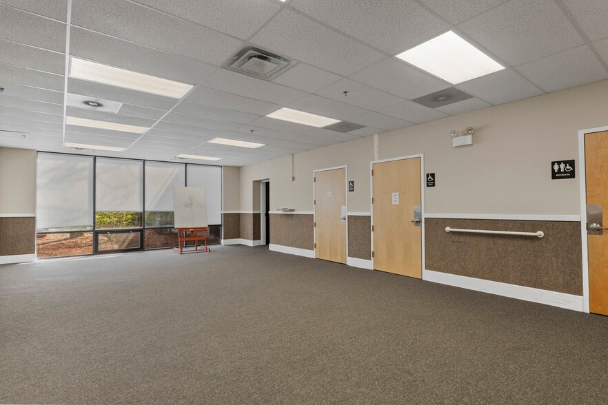 More Photos Of 890 East St, Tewksbury Light Manufacturing For Lease