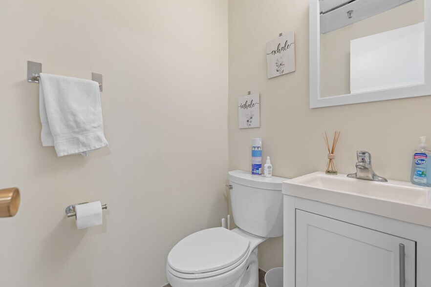 More Photos Of 9 Post Rd, Oakland Medical For Lease