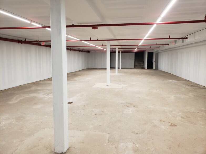 More Photos Of 526 Broadway, Newark General Retail For Sale