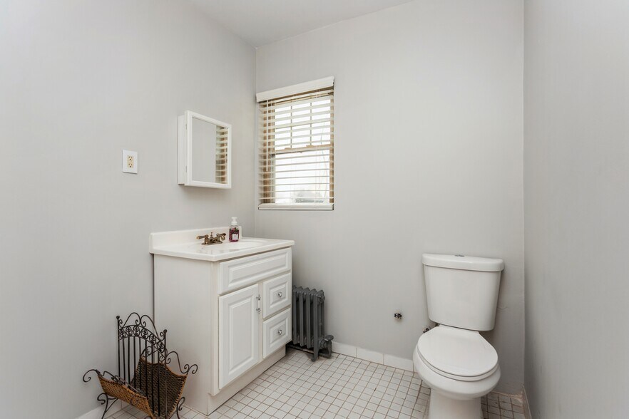 More Photos Of 434-440 White Plains Rd, Eastchester Apartments For Lease