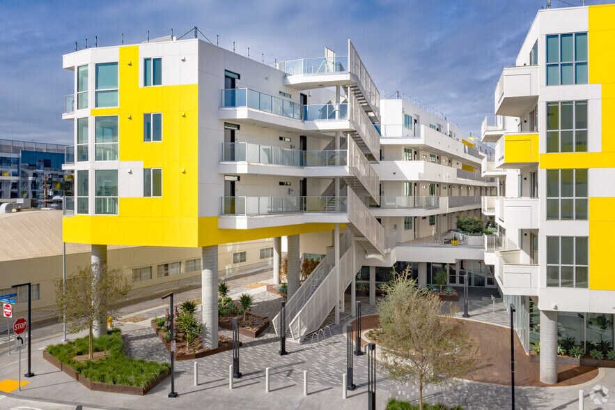 More Photos Of 2929 Pennsylvania Ave, Santa Monica Apartments For Lease