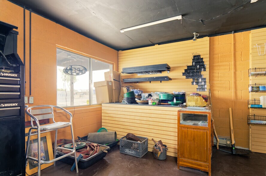 More Photos Of 566 Central Blvd, Quartzsite Freestanding For Sale