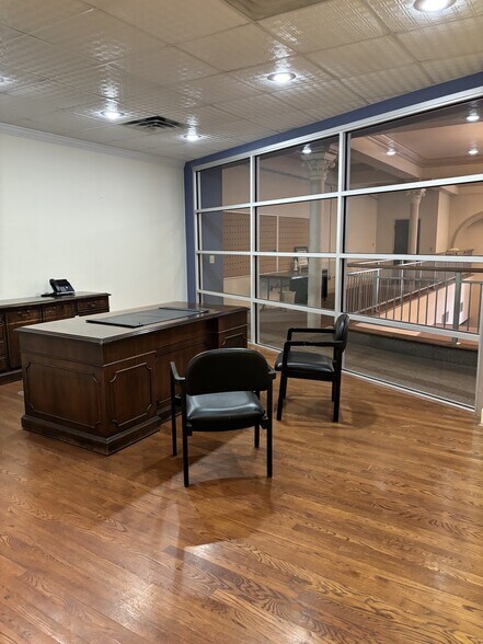 More Photos Of 114 E Eighth St, Cincinnati Loft Creative Space For Lease