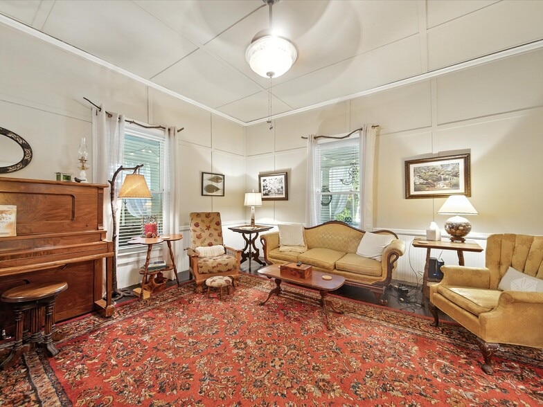 More Photos Of 221 N Main St, Clover Hospitality For Sale