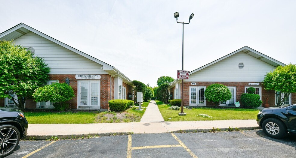 More Photos Of 4701-4731 W Midlothian Tpke, Crestwood Office For Sale