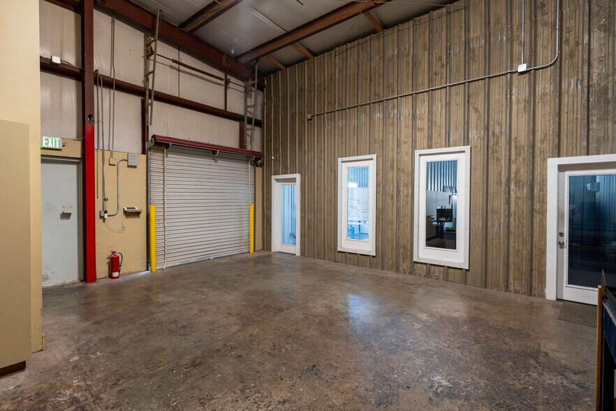 More Photos Of 100 Airpark Industrial Rd, Alabaster Warehouse For Sale