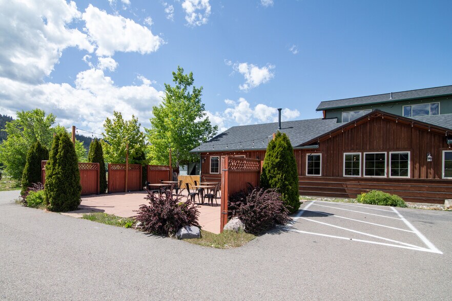 More Photos Of 72532 N Couture Loop, Arlee Restaurant For Sale