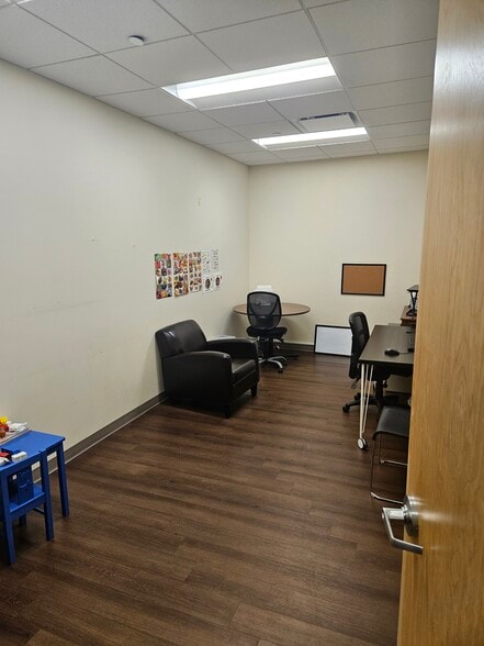 More Photos Of 10690 Del Mar Pky, Aurora Unknown For Lease