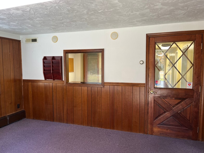 More Photos Of 13155 Greensboro Rd, Greensboro Office Residential For Sale