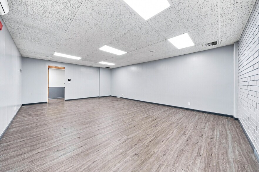 More Photos Of 2333 Beverly Blvd, Los Angeles Office For Lease