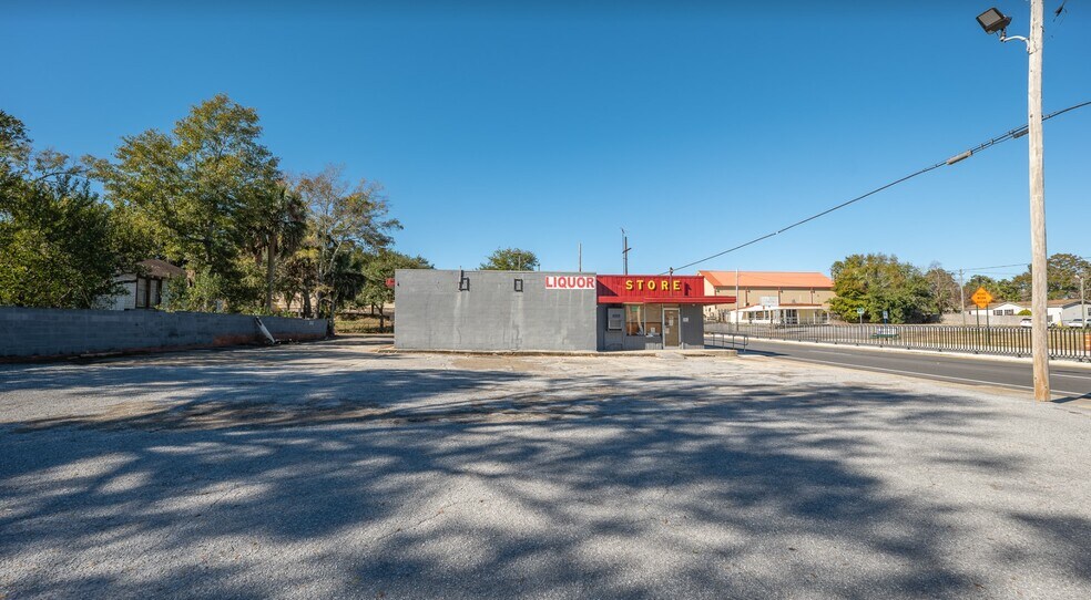 More Photos Of 1917 Cervantes St, Pensacola Freestanding For Lease