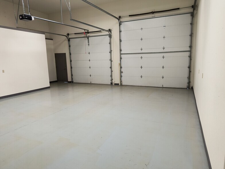 More Photos Of 521 S Fir Ave, Deer Park Auto Repair For Sale