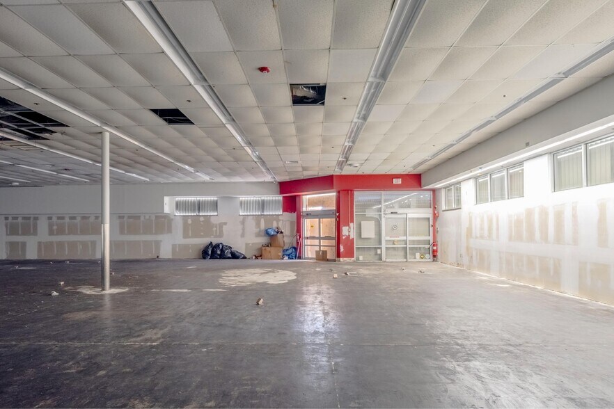 More Photos Of 11920 NW 27th Ave, Miami Freestanding For Lease