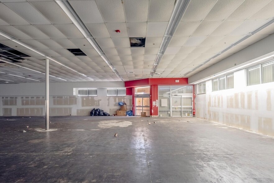 More Photos Of 11920 NW 27th Ave, Miami Freestanding For Lease