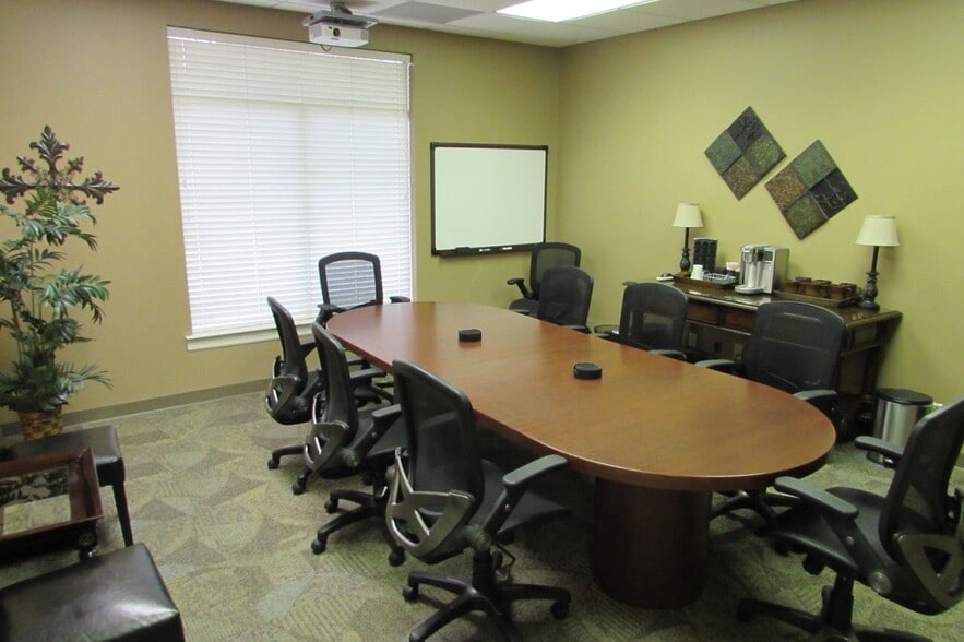 More Photos Of 2324 Cheek Sparger Rd, Bedford Office For Sale