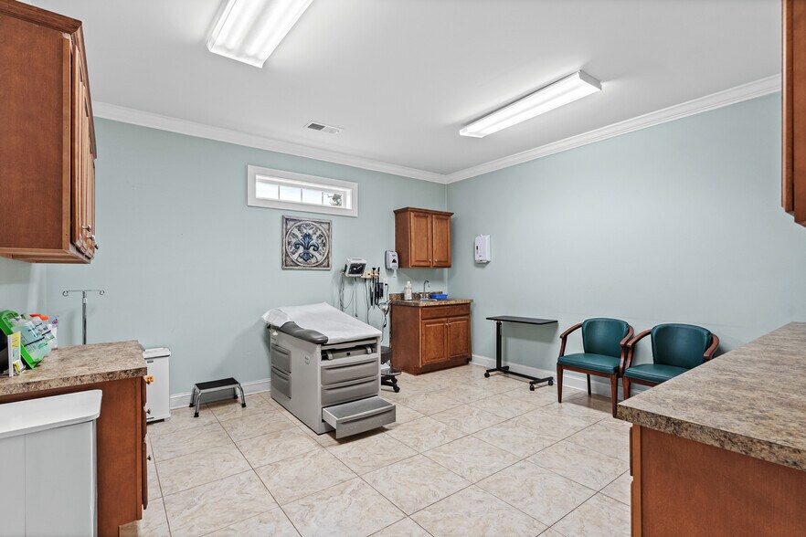 More Photos Of 3583 US-17 BUS, Murrells Inlet Medical For Lease