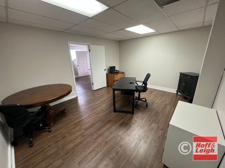 More Photos Of 1100 W Littleton Blvd, Littleton Loft Creative Space For Sale