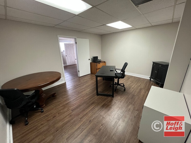 More Photos Of 1100 W Littleton Blvd, Littleton Loft Creative Space For Lease