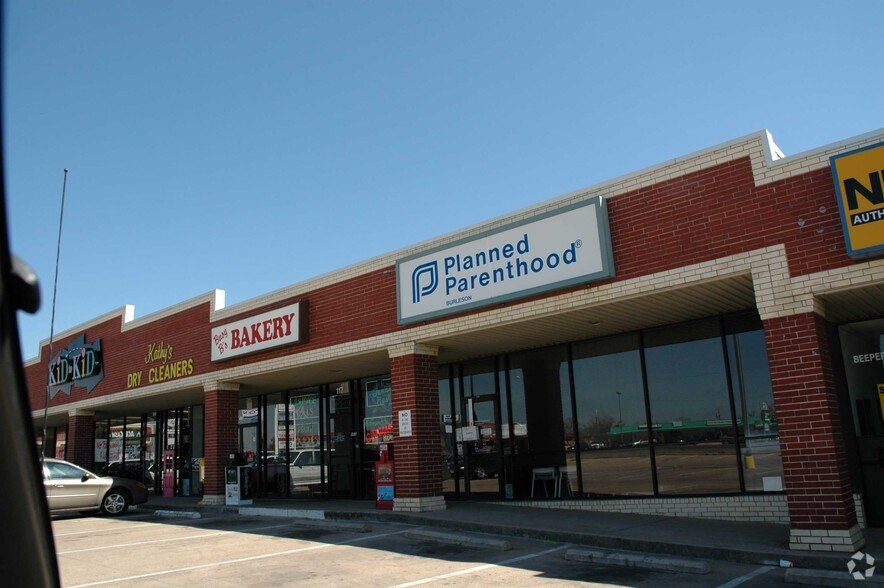More Photos Of 251 SW Wilshire Blvd, Burleson Unknown For Lease