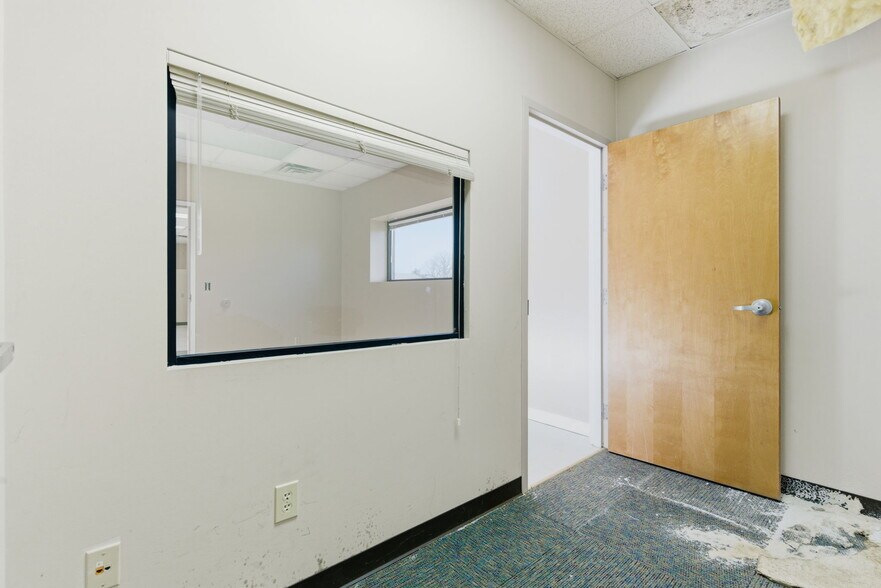 More Photos Of 1612 N Osteopathy, Kirksville Office For Sale